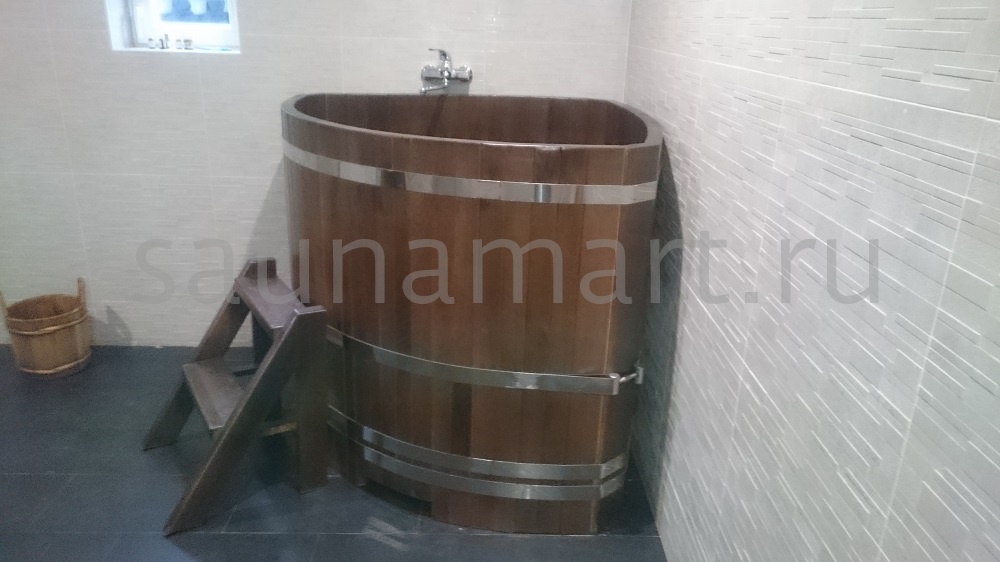 Купель угловая из дуба 1.0 х1.0 х1.2 с полимерным покрытием мореная Купель угловая из дуба 1.0 х1.0 х1.2 с полимерным покрытием мореная